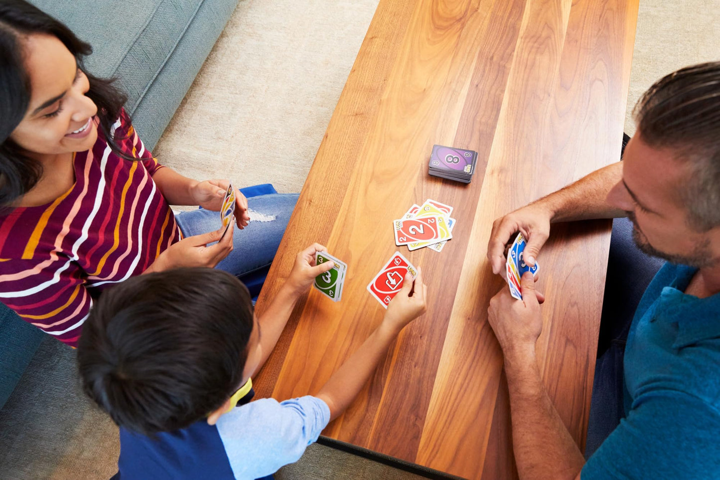 Mattel Games UNO Card Game in a Collectible Storage Tin for Kids, Adults, Families, Parties & Travel, 2 to 10 Players (Amazon Exclusive)